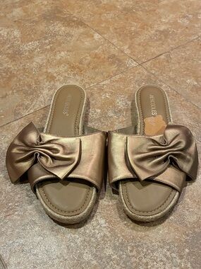 AEROSOLES Metallic Bronze Bow Slide Mules
